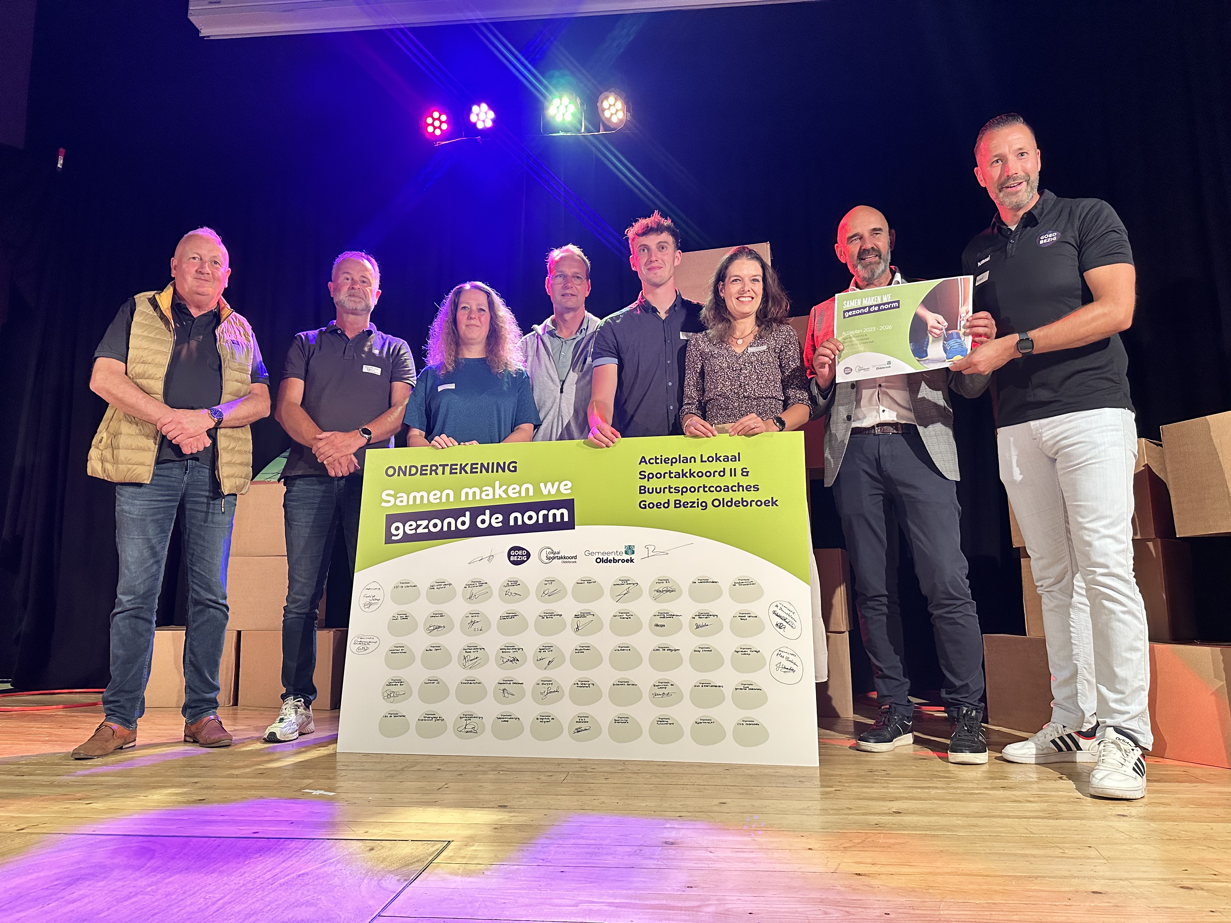 Foto ondertekening Lokaal Sportakkoord en Actieplan Goed Bezig Oldebroek kernteam